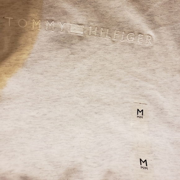 Tommy Hilfiger size Medium - Picture 5 of 6